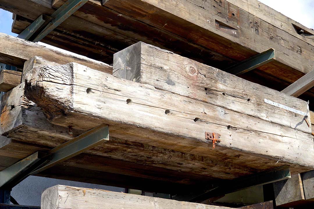 what is reclaimed wood