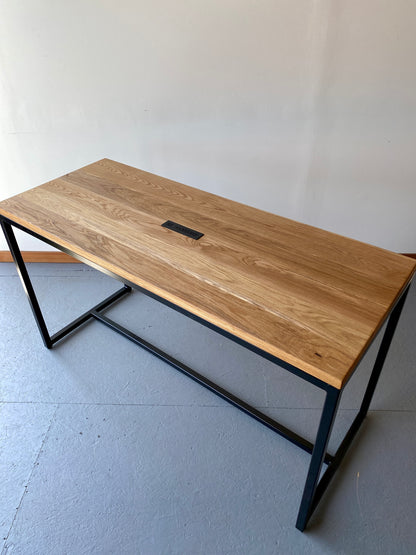 Get this amazing communal desk online - San Diego